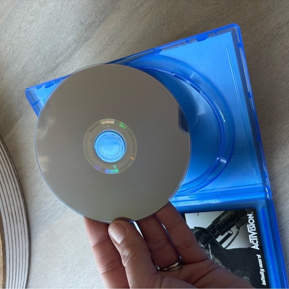 Call of Duty: Infinite Warfare (PlayStation 4, 2016) - Picture 4 of 4